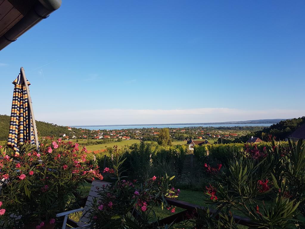 Kincses Vendeghaz 호텔 Balatongyörök 외부 사진